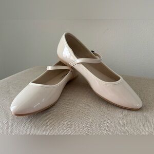 Tahari Vienna Mary Jane Flats NWT Classic Ivory Patent 8